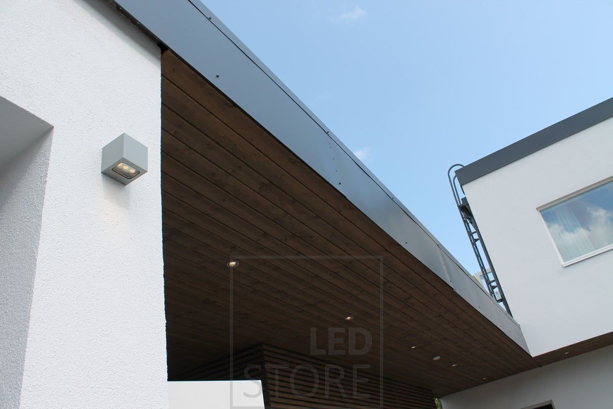 CUBIC OUT combined with spotlighting outdoors.